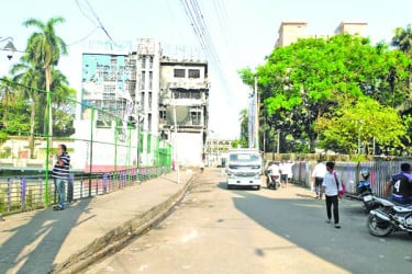 আগুনে পোড়া এনেক্স ভবন