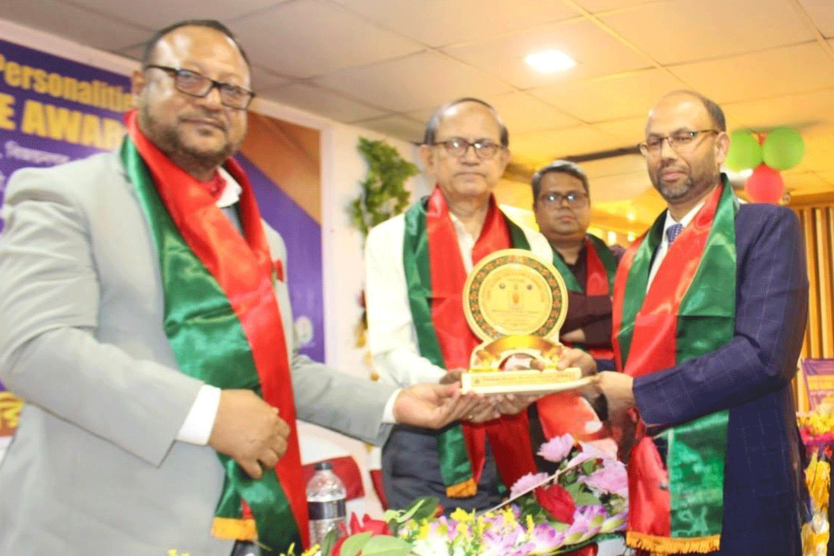 হিউম্যান রাইটস রিভিউ সোসাইটির গ্লোবাল এক্সিলেন্স অ্যাওয়ার্ড প্রদান