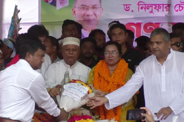 জামালপুরে নিলোফার চৌধুরী মনিকে সংবর্ধনা
