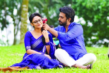 দর্শক আগ্রহের কেন্দ্রে ‘মায়াপাখি’