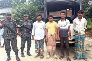নোয়াখালীতে অবৈধভাবে কৃষিজমির মাটি কাটায় দুইজনের কারাদণ্ড