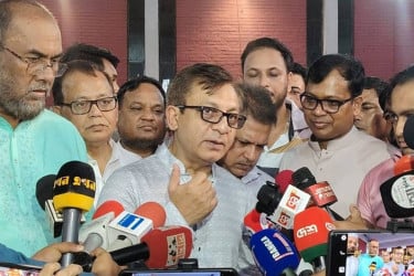 চামড়া শিল্প বিলিয়ন ডলারের রপ্তানি আয়কারী খাত হিসেবে গড়ে তোলা হবে : বাণিজ্যমন্ত্রী