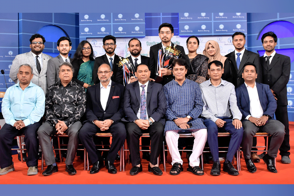 বিগত সরকার উন্নয়নের নামে বিপুল অর্থ ঋণ করে লুটপাট করেছে: অধ্যাপক রাশেদ