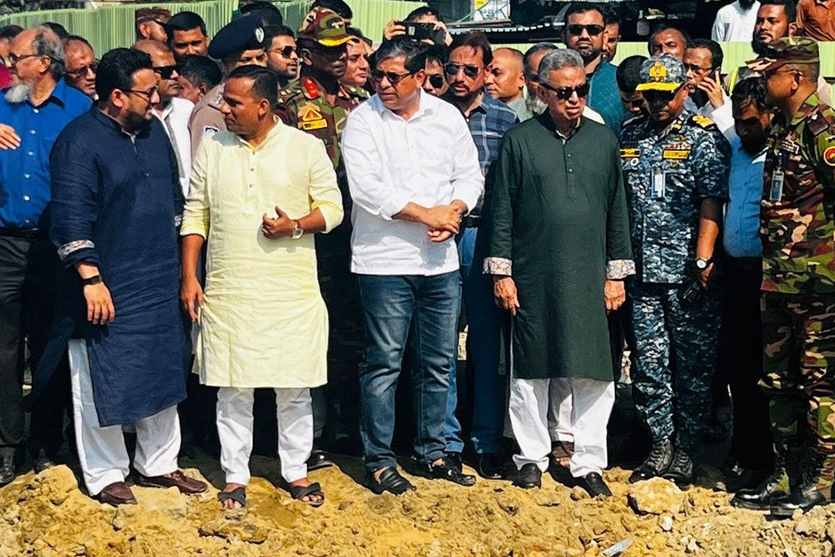 জলাবদ্ধতা নিরসনে মাঠে একসঙ্গে চার মন্ত্রী