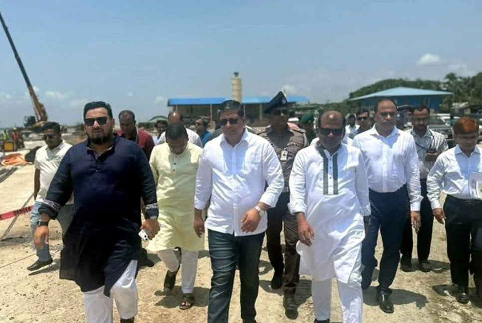 কর্ণফুলী ড্রাই ডক পরিদর্শনে তিন প্রতিমন্ত্রী