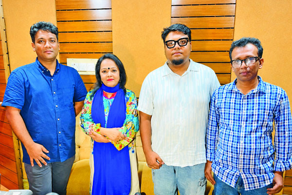 তাদের ‘না বলা গল্প’