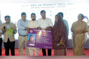 আমরা প্রত্যেক পরিবারকে সমৃদ্ধ করতে চাই: বিমান প্রতিমন্ত্রী