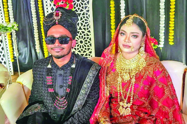 প্রেমের টানে আসা মালয়েশিয়ার তরুণীর জাঁকজমক বিয়ে