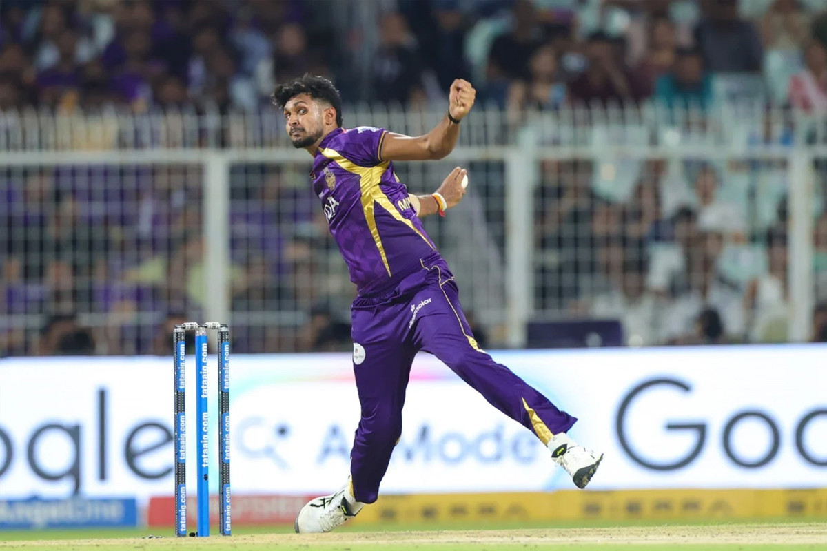 অভিষেকেই চোট, ৮ বল করে মাঠ ছাড়লেন ১৮ কোটির বোলার