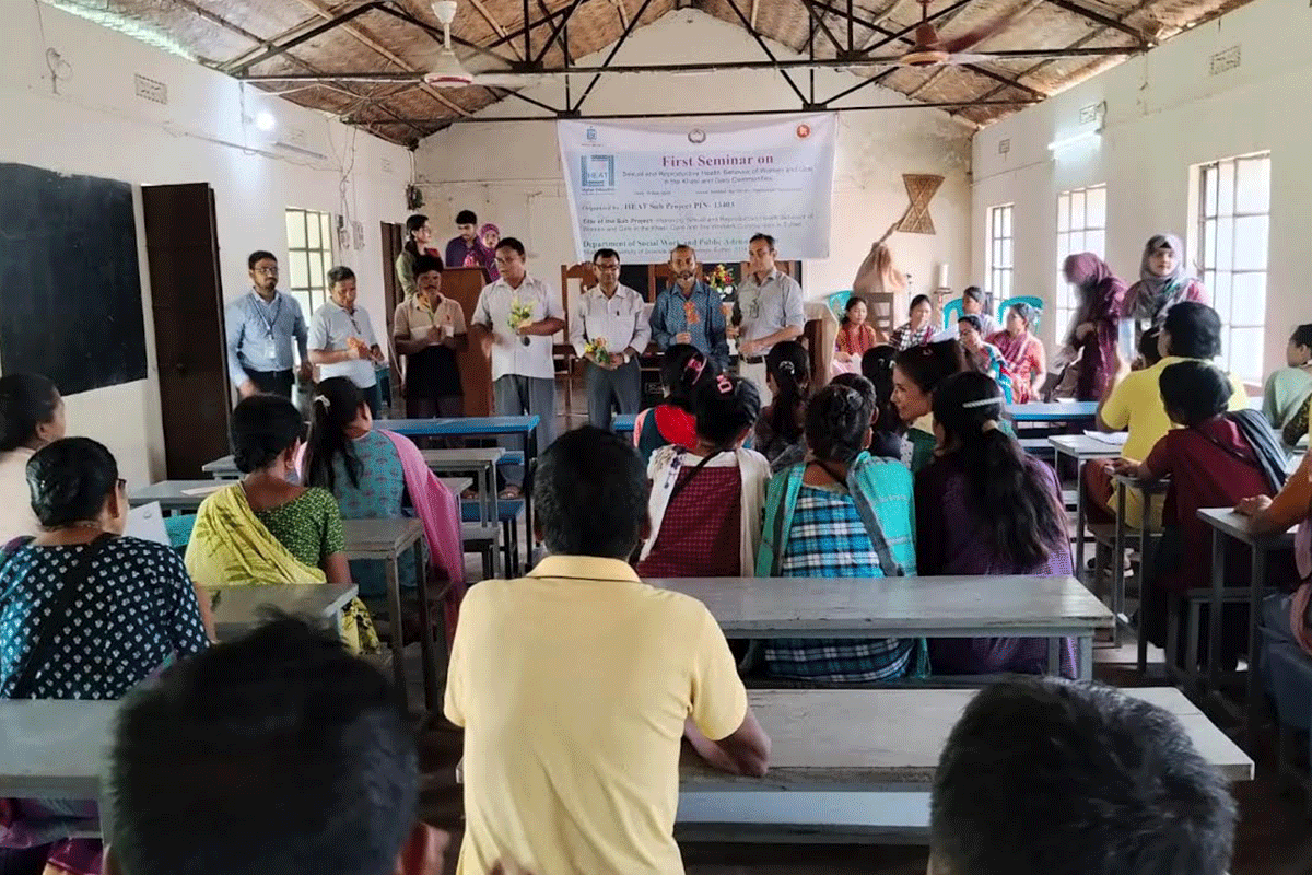 গারো ও খাসিয়া সম্প্রদায়ের নারীদের নিয়ে শাবি শিক্ষকদের স্বাস্থ্য গবেষণা সেমিনার