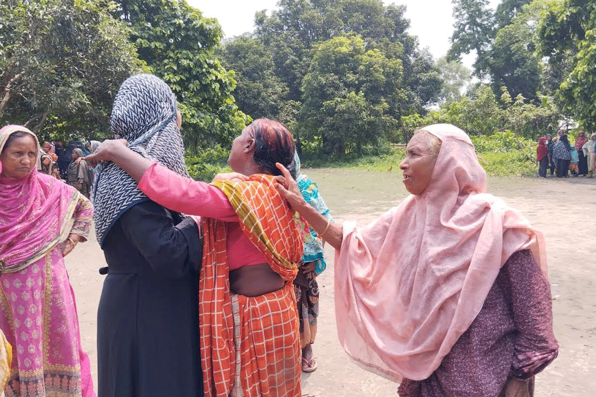গাছে মিলল ঝুলন্ত মরদেহ, মা বললেন- ‘আত্মহত্যা করার মতো আমার ছেলে না’