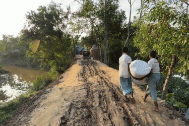 ফেনীতে জোড়াতালির বাঁধে বাড়ছে শঙ্কা, বর্ষা ঘিরে আতঙ্কে লাখো মানুষ