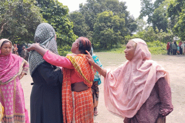 গাছে মিলল ঝুলন্ত মরদেহ, মা বললেন- ‘আত্মহত্যা করার মতো আমার ছেলে না’