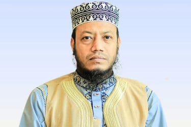মুফতি আমির হামজাকে গ্রেফতারে পত্রিকায় বিজ্ঞপ্তির নির্দেশ