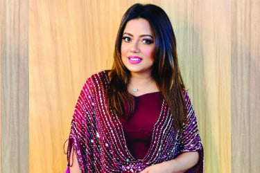 কনার ‘আমপাতা জোড়া জোড়া’