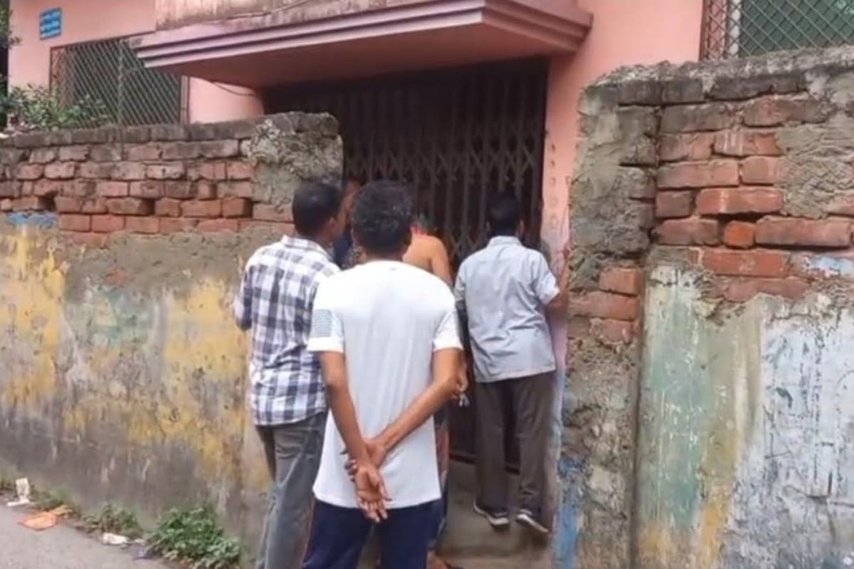 মাদারীপুরে একই পরিবারের তিনজনের লাশ উদ্ধার