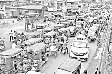 যানজটে নাকাল পৌরবাসী