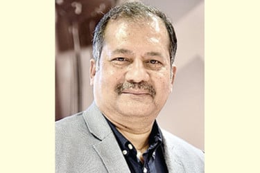 শ্রম আইন না মেনে কেউ গণমাধ্যমের মালিক হতে পারেন না