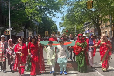 নিউইয়র্কে বর্ণাঢ্য আয়োজনে ‘বাংলাদেশ ডে প্যারেড’