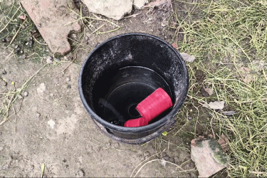 গাংনীতে বোমা সদৃশ বস্তু ও চিরকুট উদ্ধার