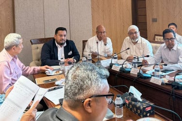 প্রধানমন্ত্রীর ‘স্পিরিট ও স্পিড’ বজায় রাখুন, কর্মকর্তাদের বার্তা প্রতিমন্ত্রী মীর হেলালের