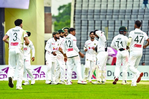 জয়ের অপেক্ষায় বাংলাদেশ