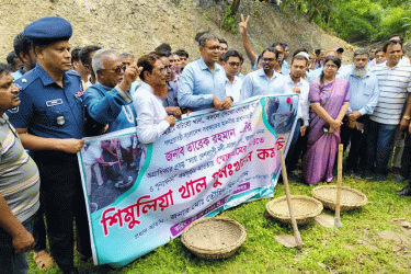খোকসায় স্বেচ্ছাশ্রমে খাল পুনঃখনন কাজের উদ্বোধন