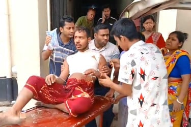 জমি নিয়ে বিরোধে একই পরিবারের ৪ জনকে কুপিয়ে জখমের অভিযোগ