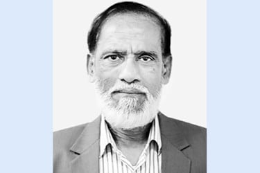 কারিনা কায়সারের মৃত্যু ও গরুর জন্মসনদ
