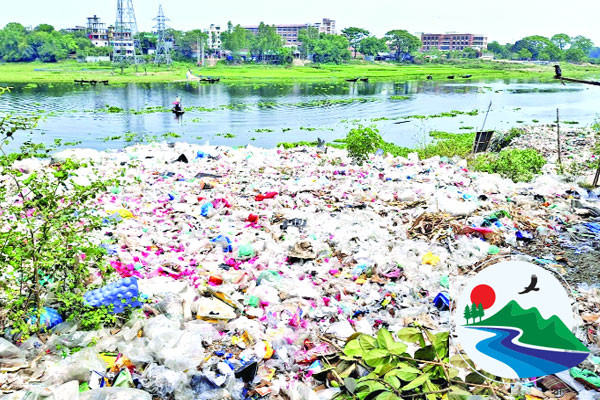 বর্জ্যে দূষিত শীতলক্ষ্যার পানি