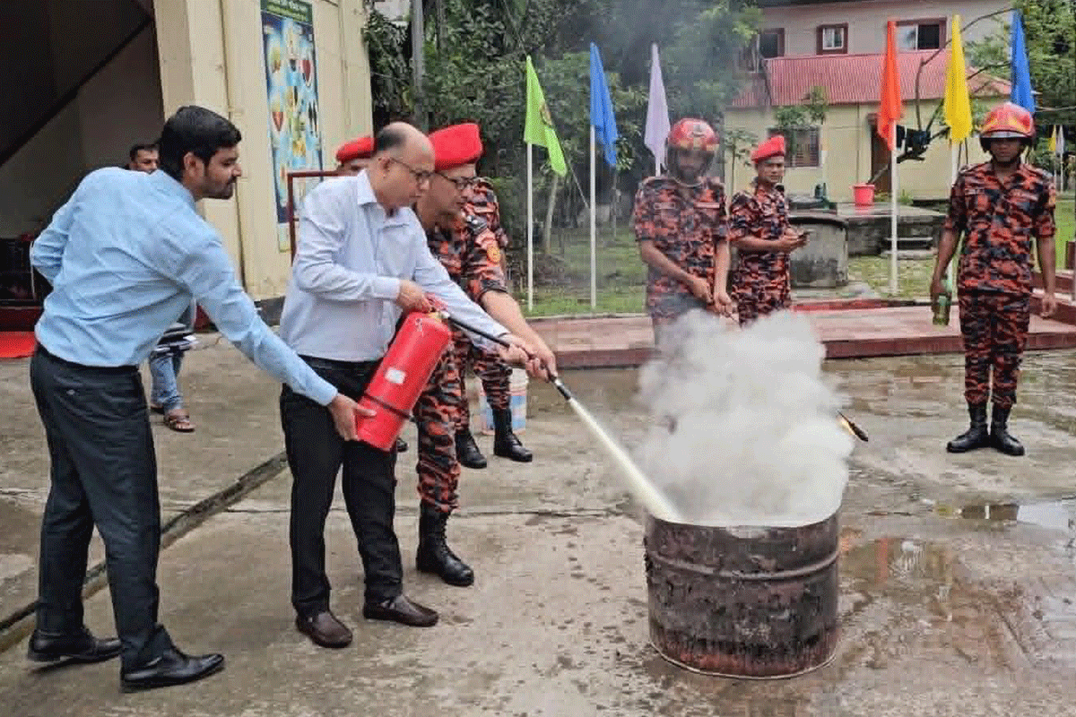 নেত্রকোনায় ১৬ মাসে অগ্নিকাণ্ডে আর্থিক ক্ষতি সোয়া ৫ কোটি টাকা