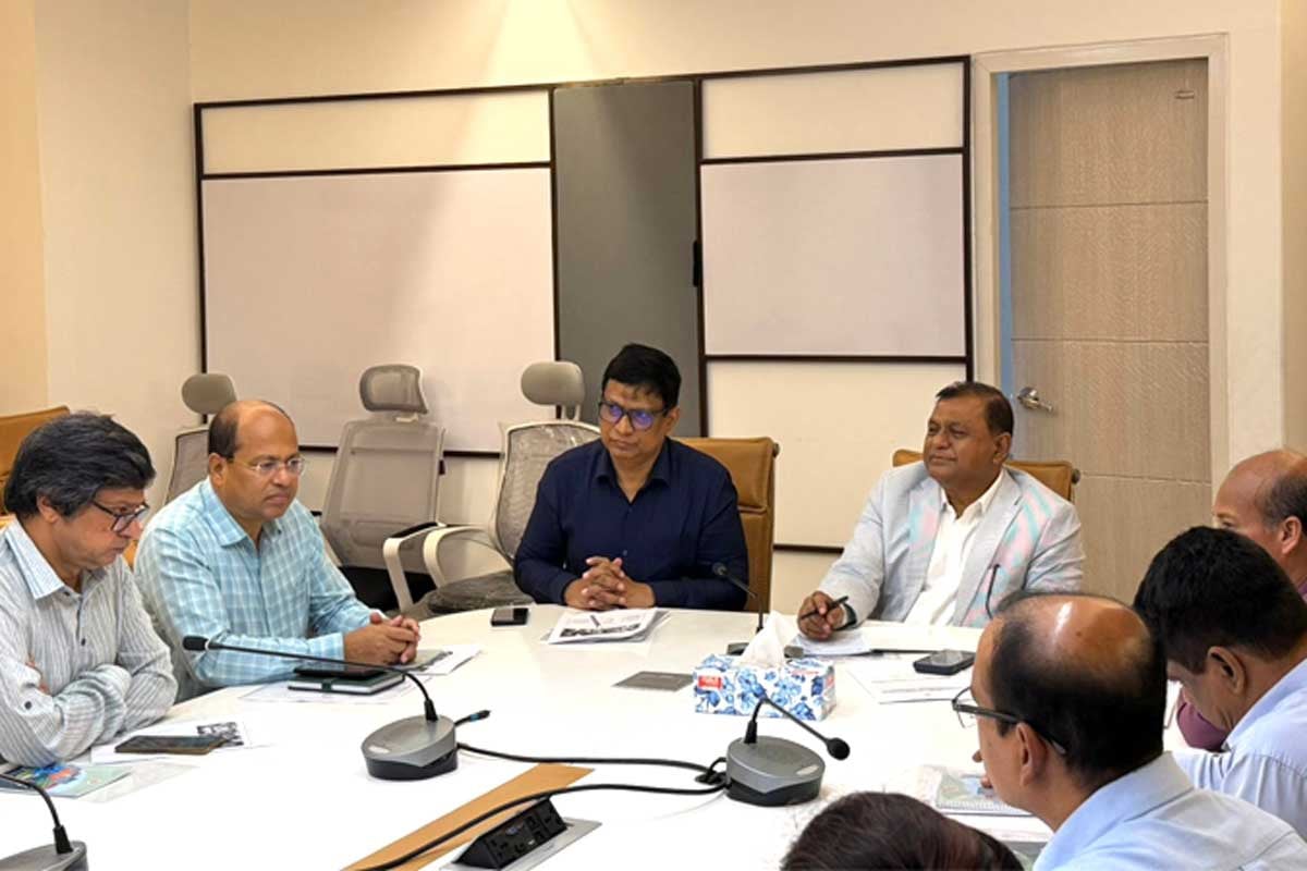 শিক্ষার্থীদের শতভাগ নির্ভুল পাঠ্যবই দেওয়ার নির্দেশ শিক্ষা সচিবের