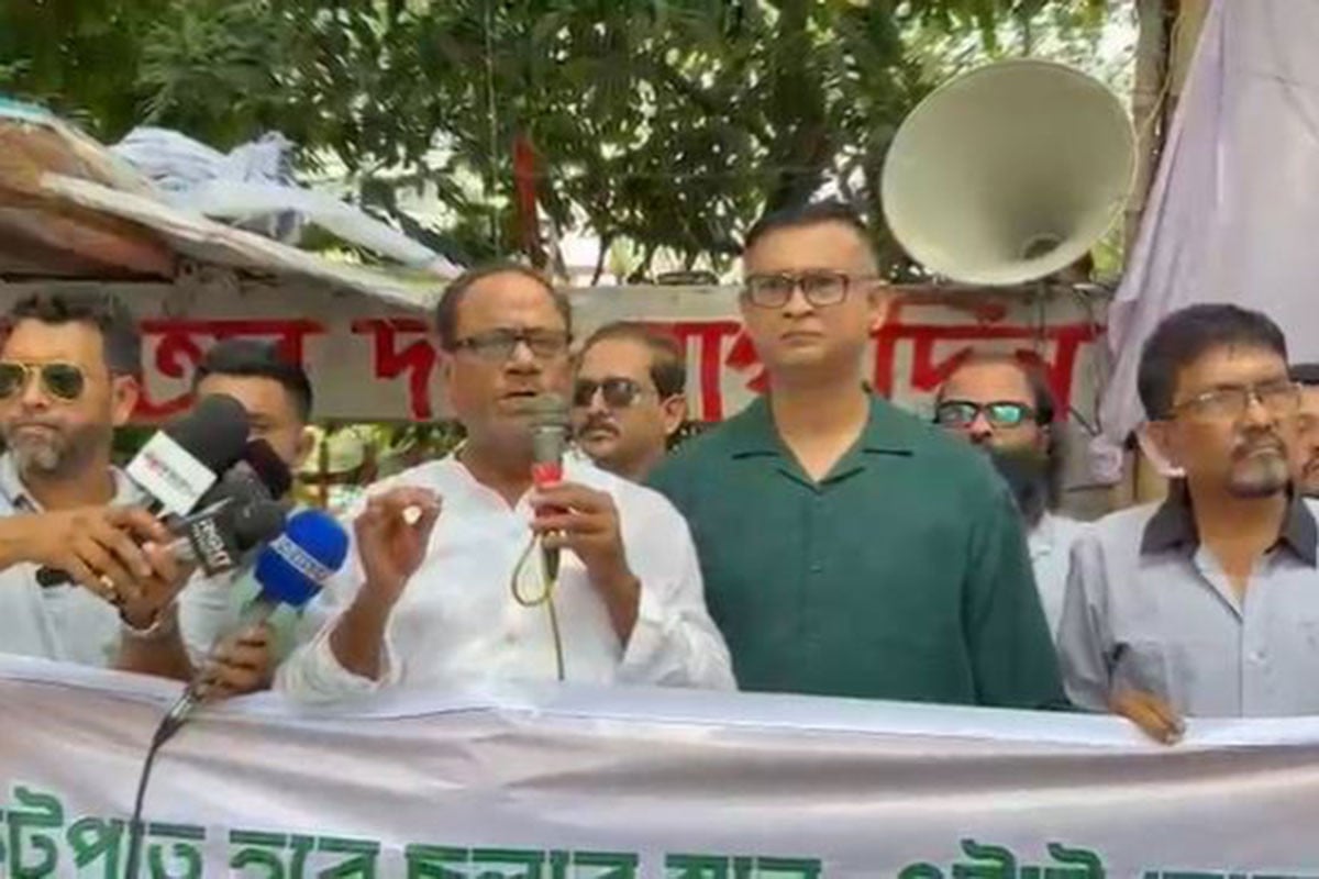 ফুটপাত চাঁদাবাজ-সিন্ডিকেটের দখলে: আজম খান