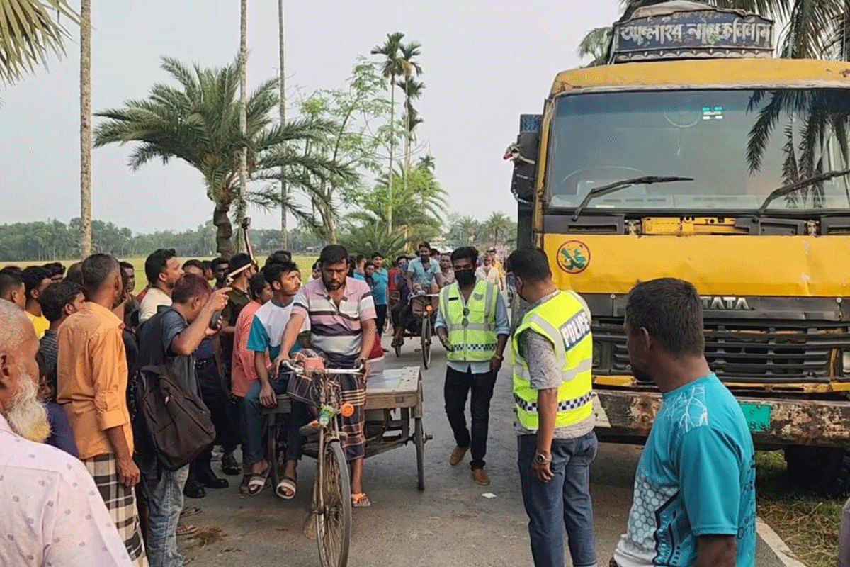 ঝিনাইদহে ট্রাকে মিলল চালকের মরদেহ
