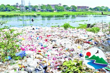 বর্জ্যে দূষিত শীতলক্ষ্যার পানি