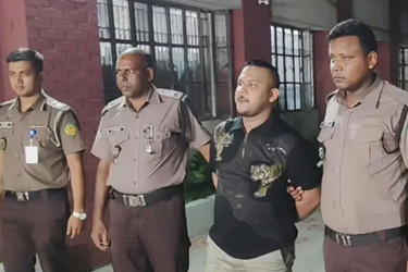 ঢাকার বিমানবন্দর থেকে ২৯ মামলার আসামি ‘পিচ্চি রাজা’ গ্রেফতার