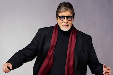 হাসপাতাল থেকে বাসায় ফিরলেন অমিতাভ, কী হয়েছিল অভিনেতার