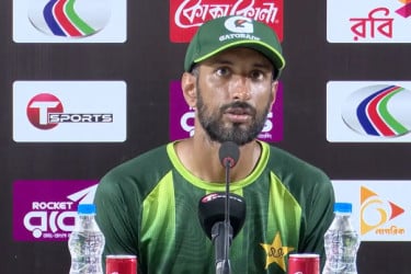 সাংবাদিকের প্রশ্নে চটলেন পাকিস্তানের অধিনায়ক শান মাসুদ