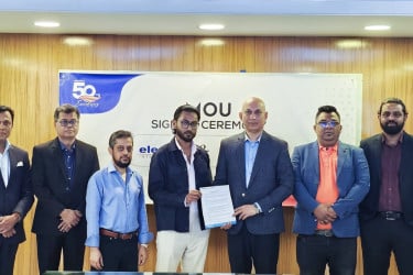 নভোএয়ার ও ইলেক্ট্রা ইন্টারন্যাশনালের মধ্যে সমঝোতা স্মারক সই