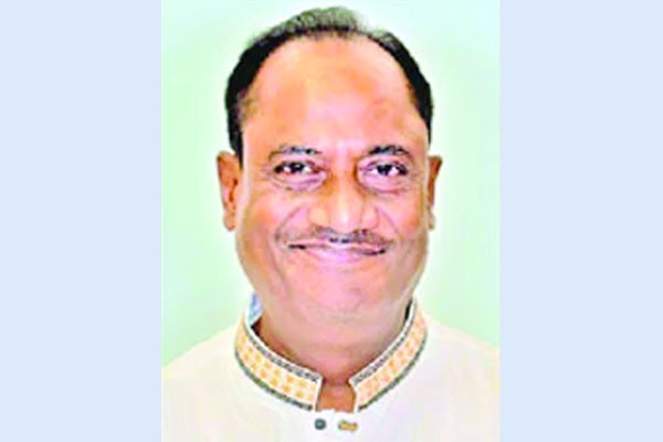 ফুটপাত চাঁদাবাজ সিন্ডিকেটের দখলে