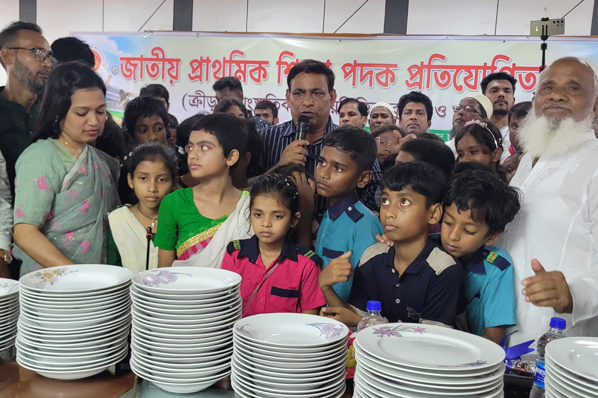 প্রধানমন্ত্রী অস্বচ্ছল কৃতি শিক্ষার্থীদের দায়িত্ব নিয়েছেন: খোকন তালুকদার
