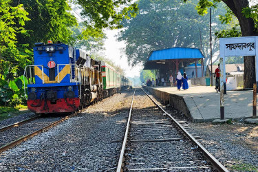 ঝিনাইদহে ট্রেনের বগি লাইনচ্যুত, ৪ ঘণ্টা পর রেল যোগাযোগ শুরু
