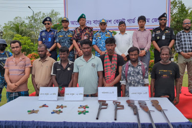 ফের সুন্দরবনের বনদস্যু ছোট সুমন বাহিনীর আত্মসমর্পণ