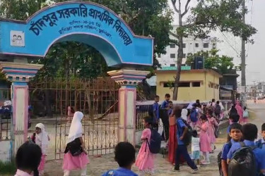 কুমিল্লায় ১৩১ বছরের প্রাচীন স্কুলের ভূমি দখলের চেষ্টা, স্থাপনা ভাঙচুর