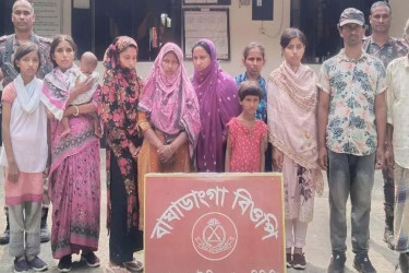 মহেশপুর সীমান্তে ভারতে অনুপ্রবেশের চেষ্টাকালে নারী-শিশুসহ আটক ১১