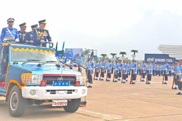 বিমানবাহিনী একাডেমিতে গ্রীষ্মকালীন রাষ্ট্রপতি কুচকাওয়াজ অনুষ্ঠিত