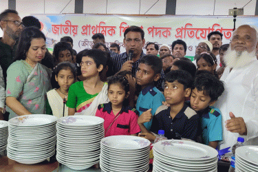 প্রধানমন্ত্রী অস্বচ্ছল কৃতি শিক্ষার্থীদের দায়িত্ব নিয়েছেন: খোকন তালুকদার