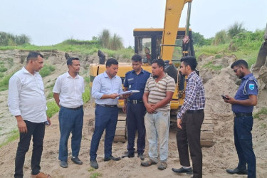 কেরানীগঞ্জে অবৈধ মাটি কাটায় ভ্রাম্যমাণ আদালতের অভিযান, ৫০ হাজার টাকা জরিমানা