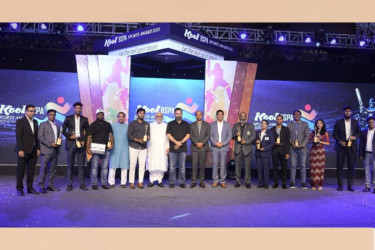 বর্ষসেরা ক্রীড়াবিদ ও পপুলার চয়েজসহ ফুটবলার হামজা চৌধুরীর ত্রিমুকুট