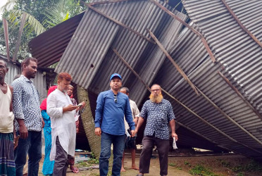 দিনাজপুরে ঝড়ে গাছচাপায় নারীর মৃত্যু